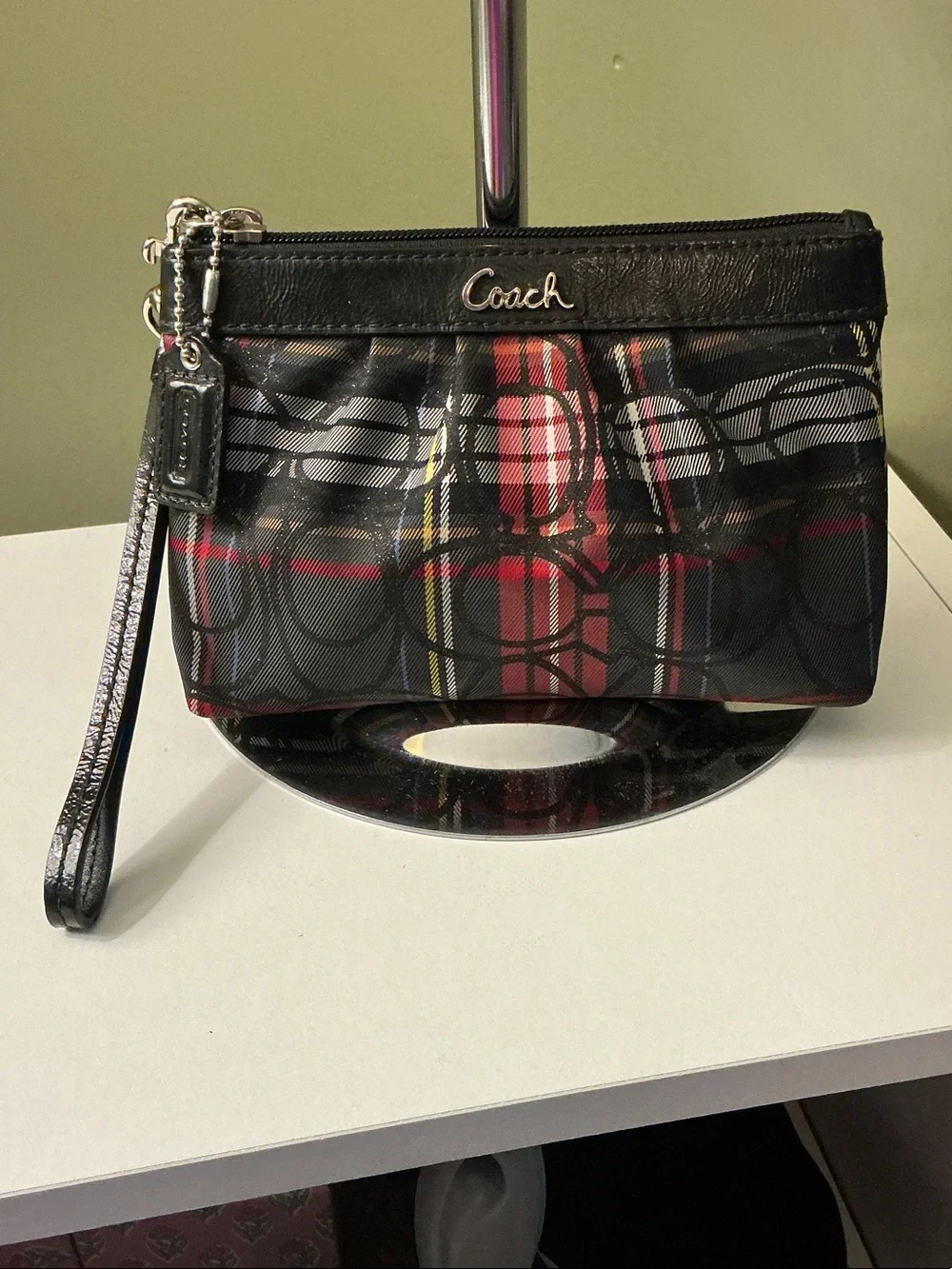 Coach Y2K Signature Poppy Tartan Plaid Wristlet Hangtag Early 2000’s Leather Tri